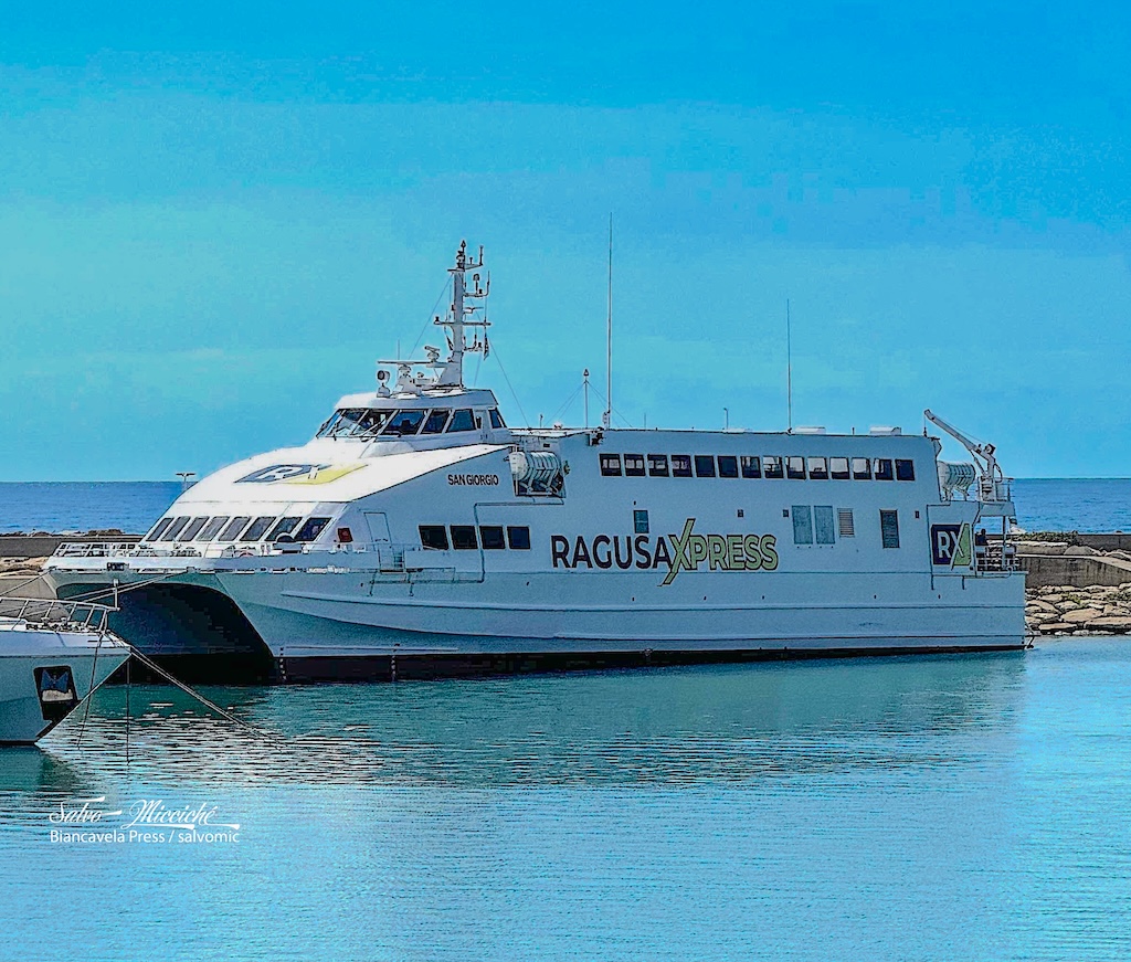 Manca poco: il catamarano RagusaXpress collegherà presto Malta e Marina di Ragusa