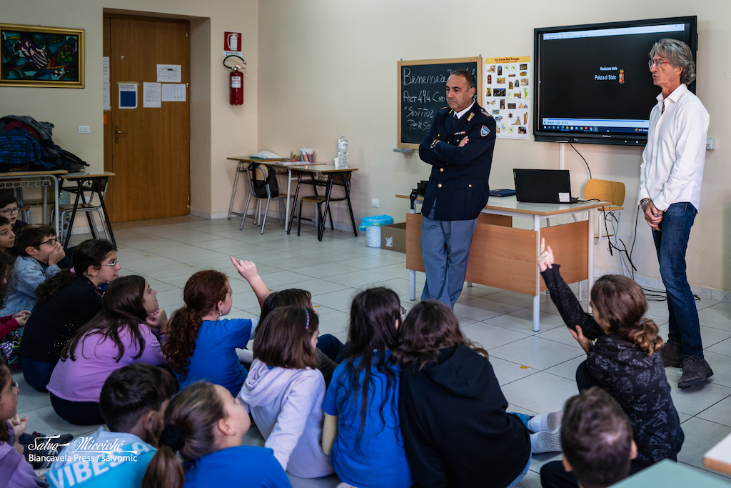 Ragusa. Al ‘Berlinguer’ la Polizia Postale fa lezione anti cyberbullismo